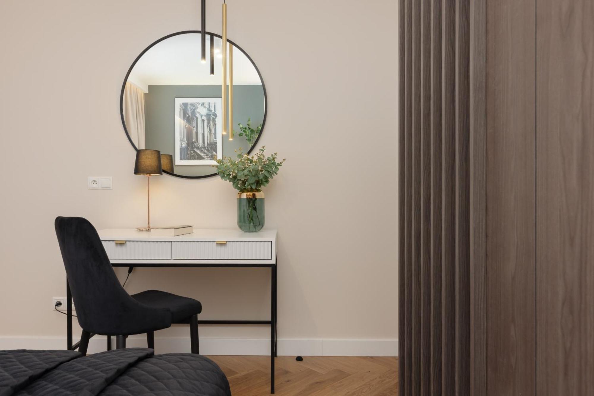 Lux Blue Moon Center Foksal By Renters Prestige