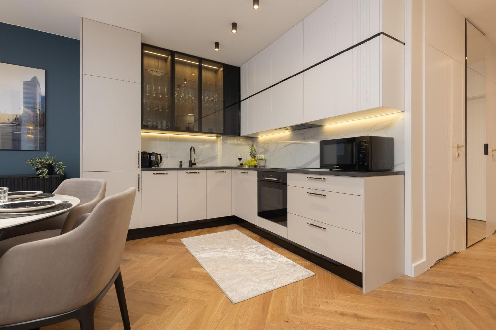 Apartment Lux Blue Moon Center Foksal By Renters Prestige Warsaw