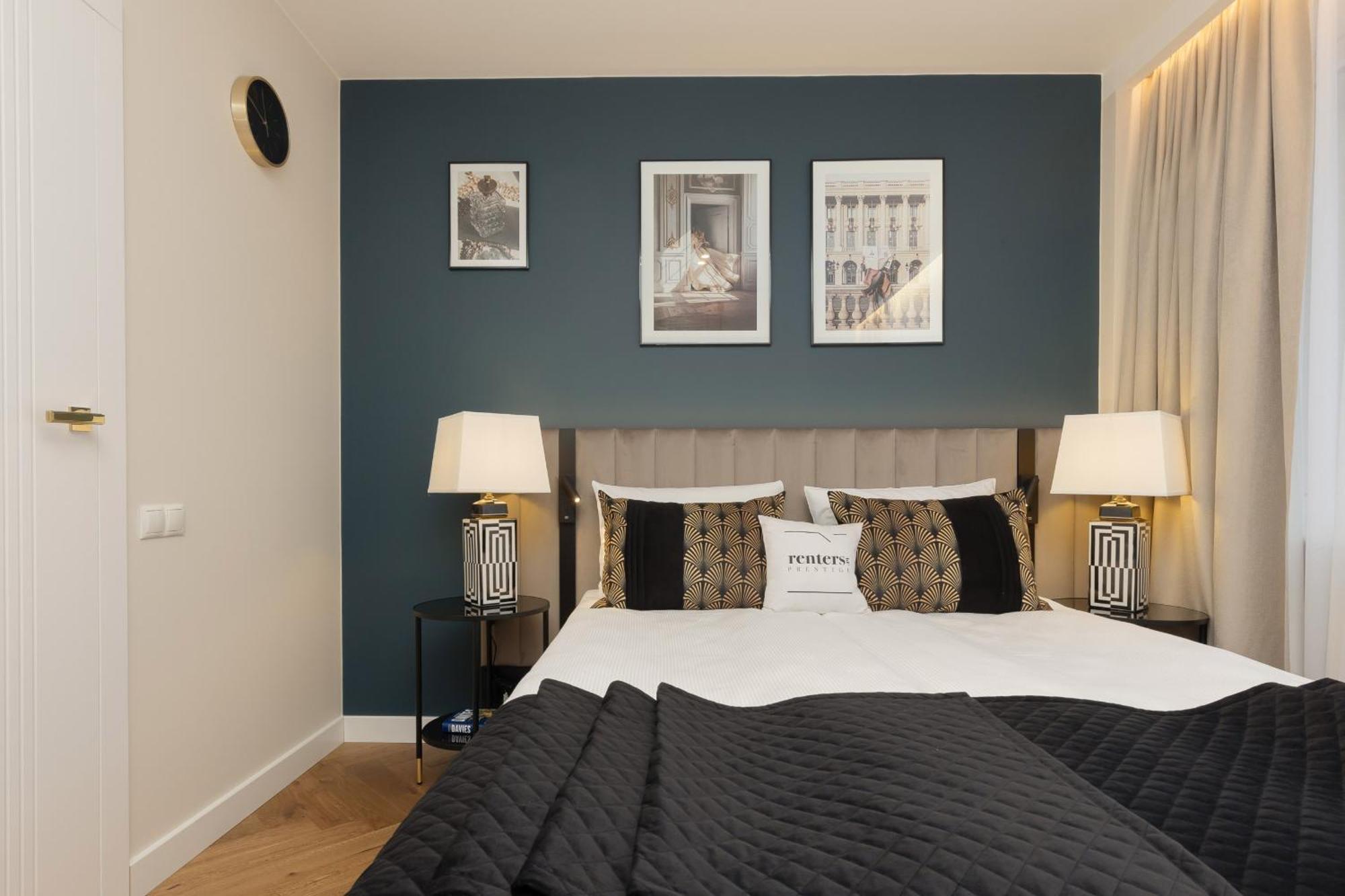 Lux Blue Moon Center Foksal By Renters Prestige Warsaw